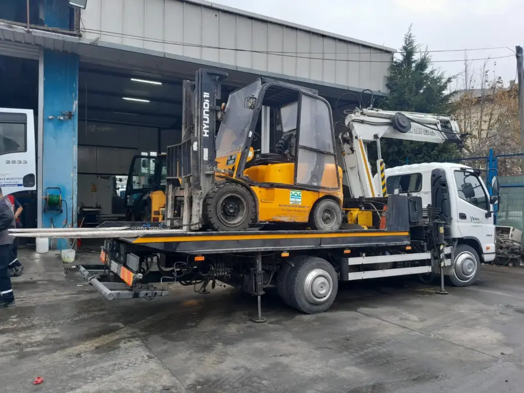 Kurtarıcı ile forklift taşıma
