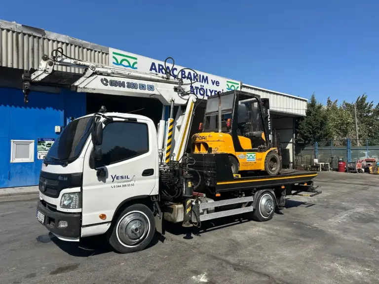 Vinçli kurtarıcı ile forklift taşıma