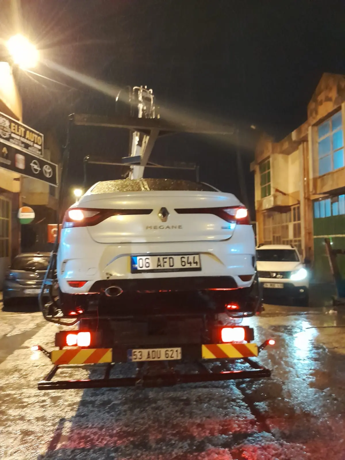 Subaşı’nda Motor Arızası: Oto Kurtarıcılar ve Kurtarma Süreci