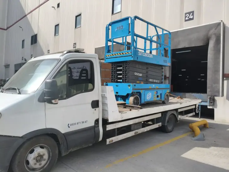 Kayar kasa kurtarıcı ile makaslı platform taşıma