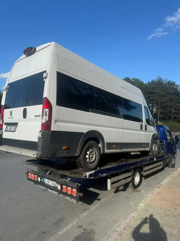 Kayar kasa kurtarıcı ile panelvan taşıma
