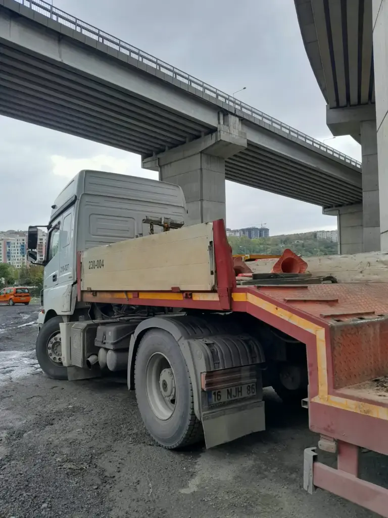 Lowbed ile ağır yük taşıma