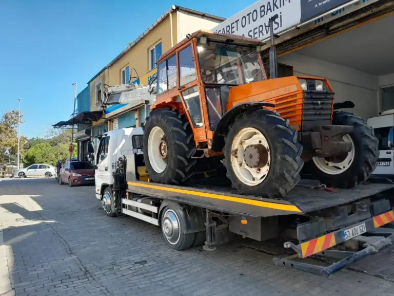 Kurtarıcı üzerinde traktör